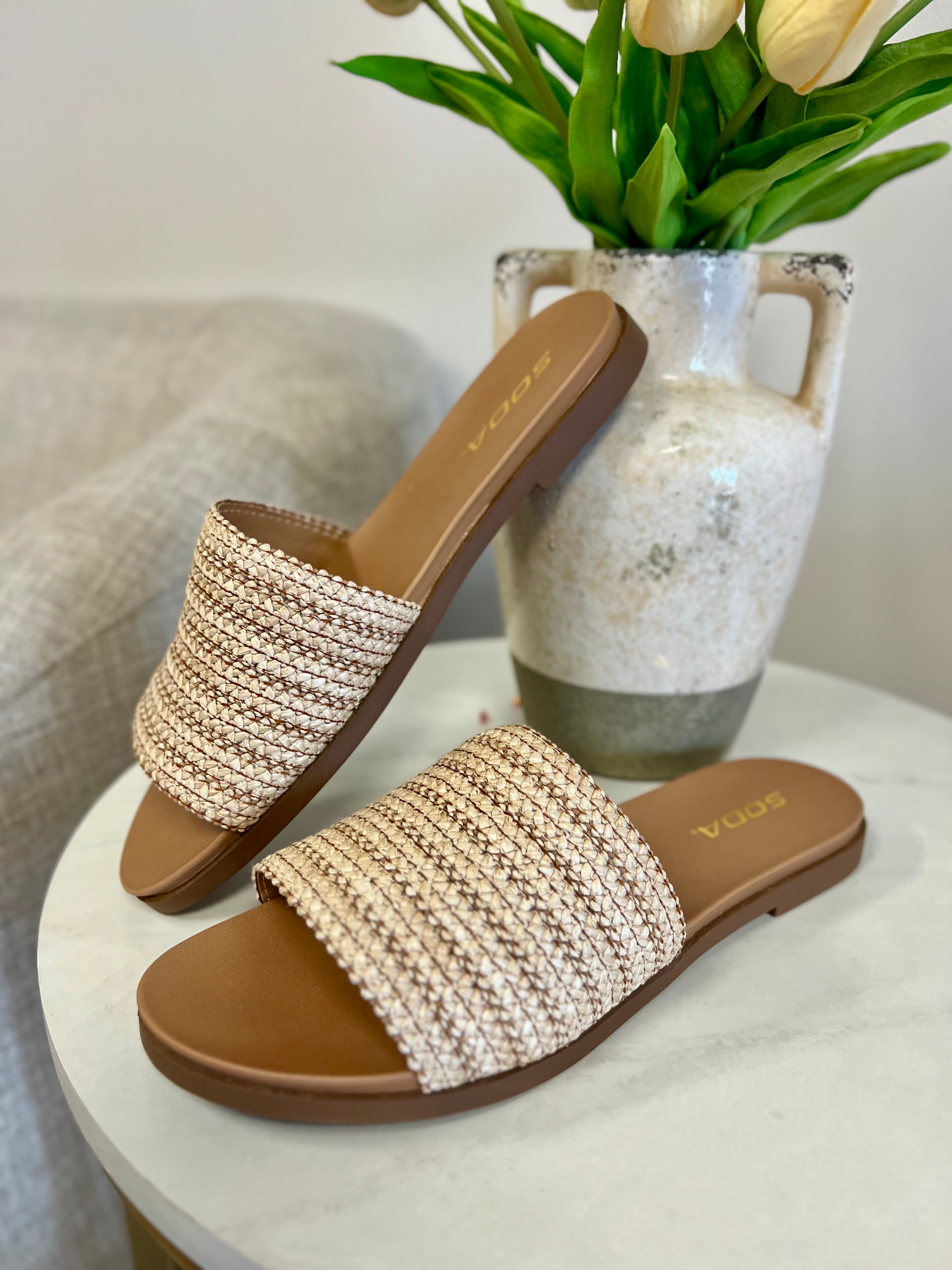 Natural Raffia Slide