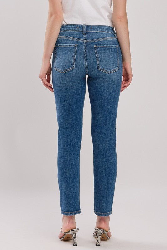 Casey Mid Rise Relaxed Skinny