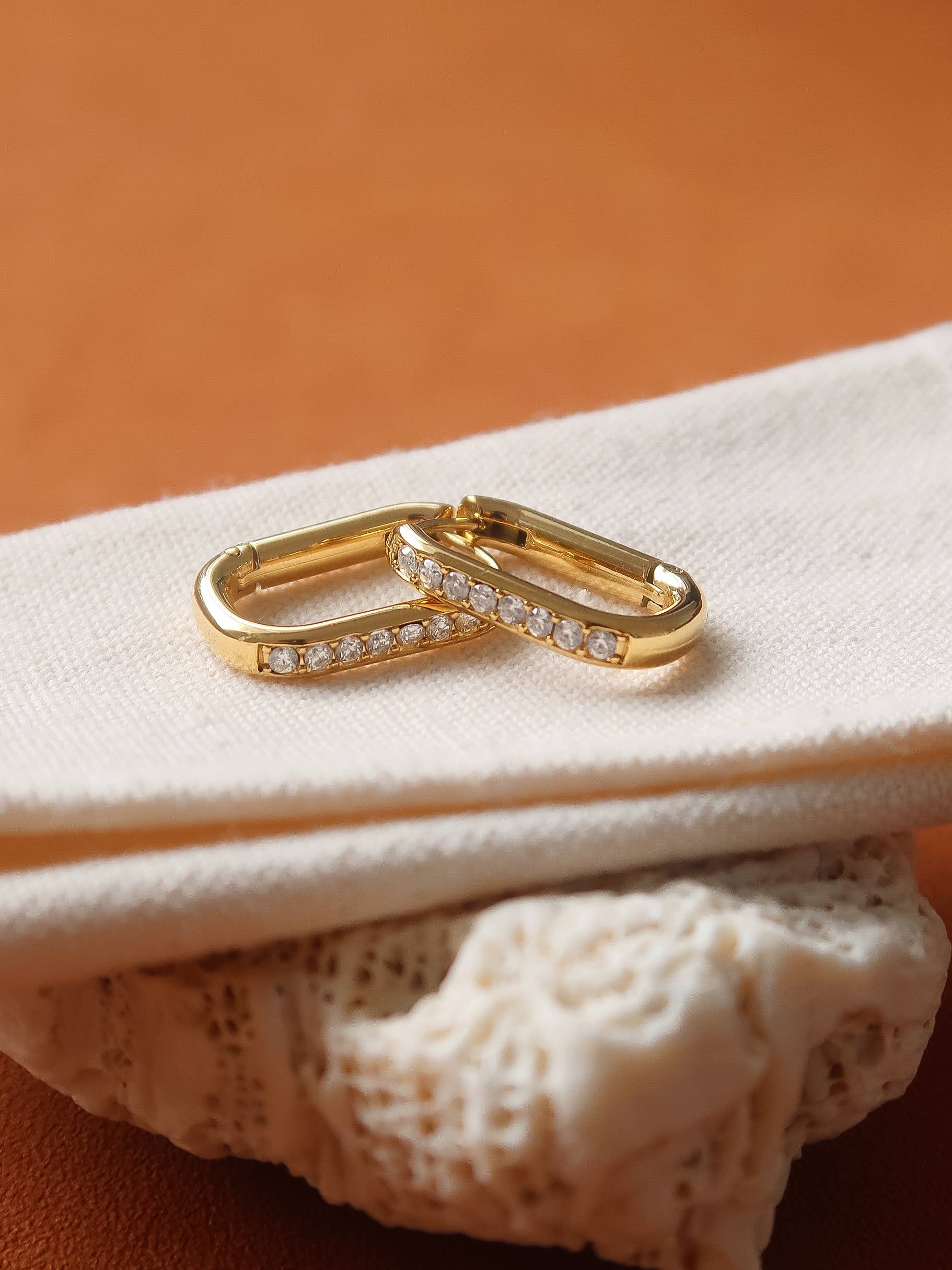 Oval Huggie Earrings Non-Tarnish