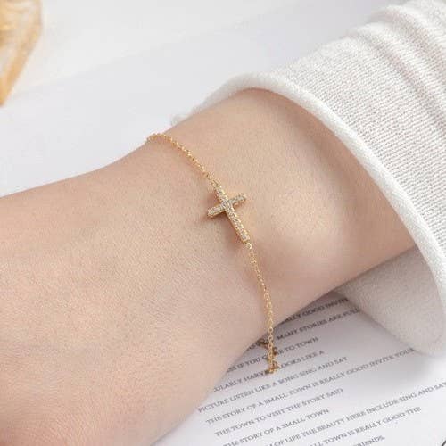 18K GOLD CROSS BRACELET