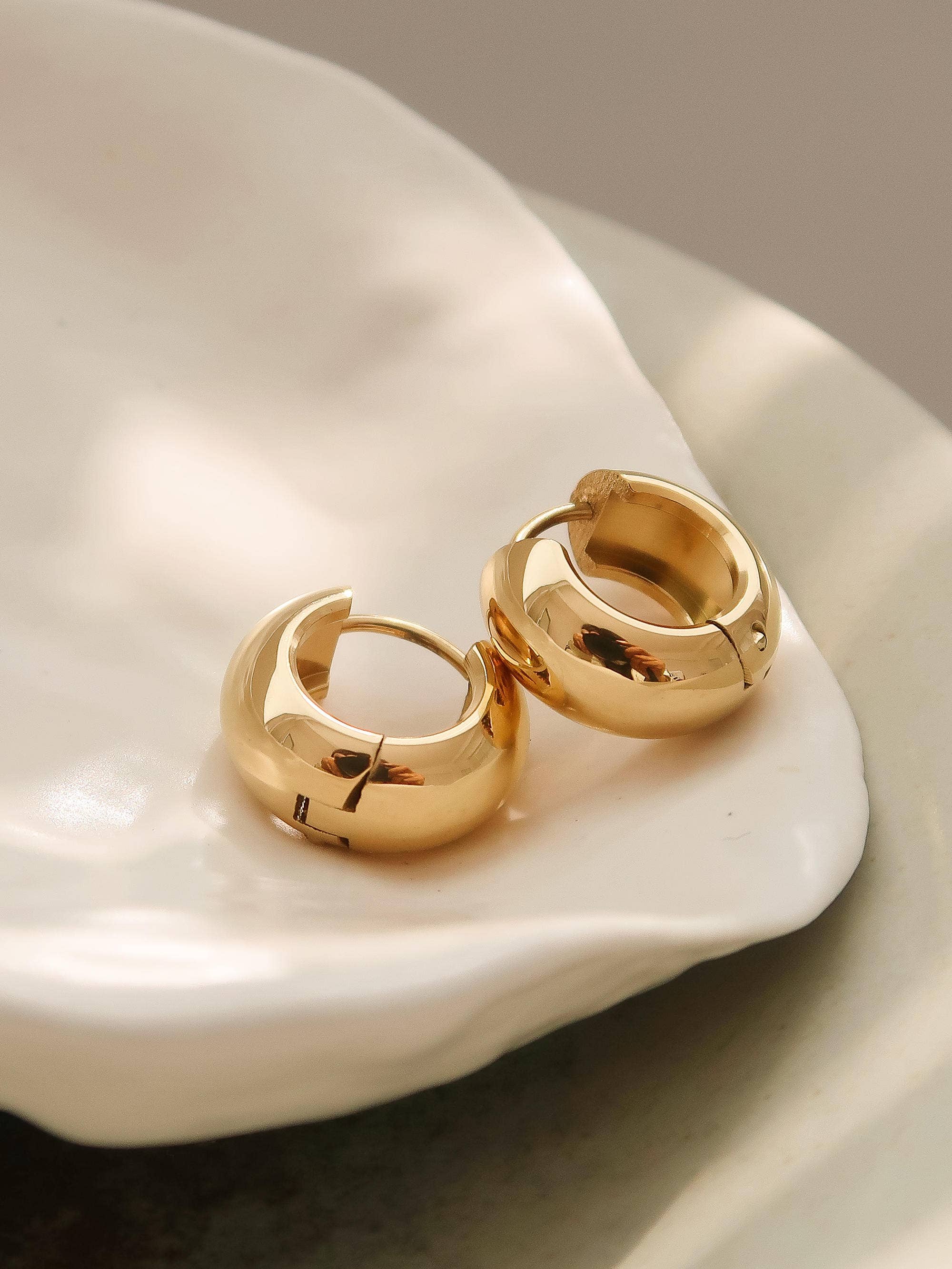 Gold 18K Non-Tarnish Small Classic Hoop Earring
