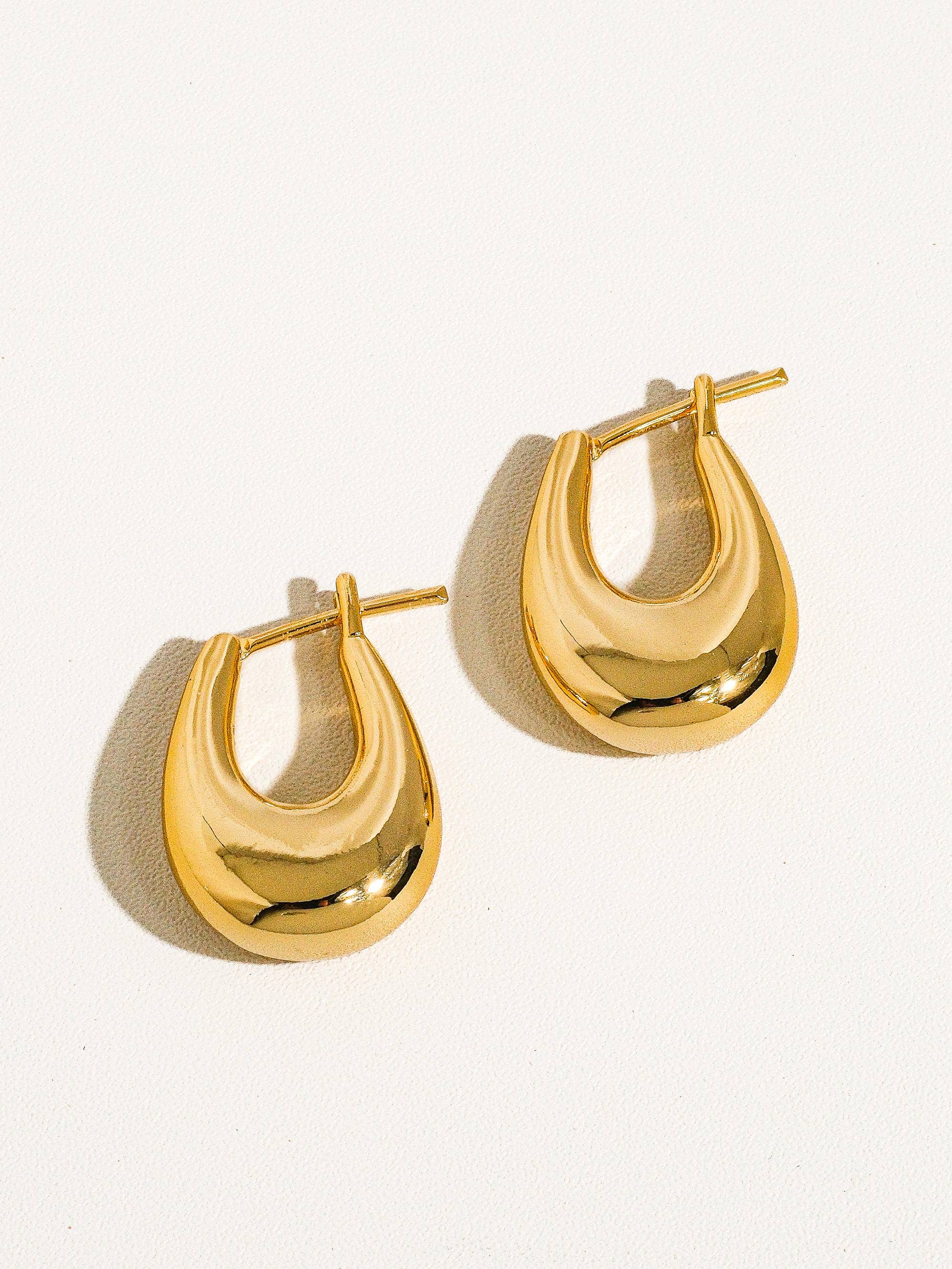 Gold 18K Classic Droplet Hoop Earring