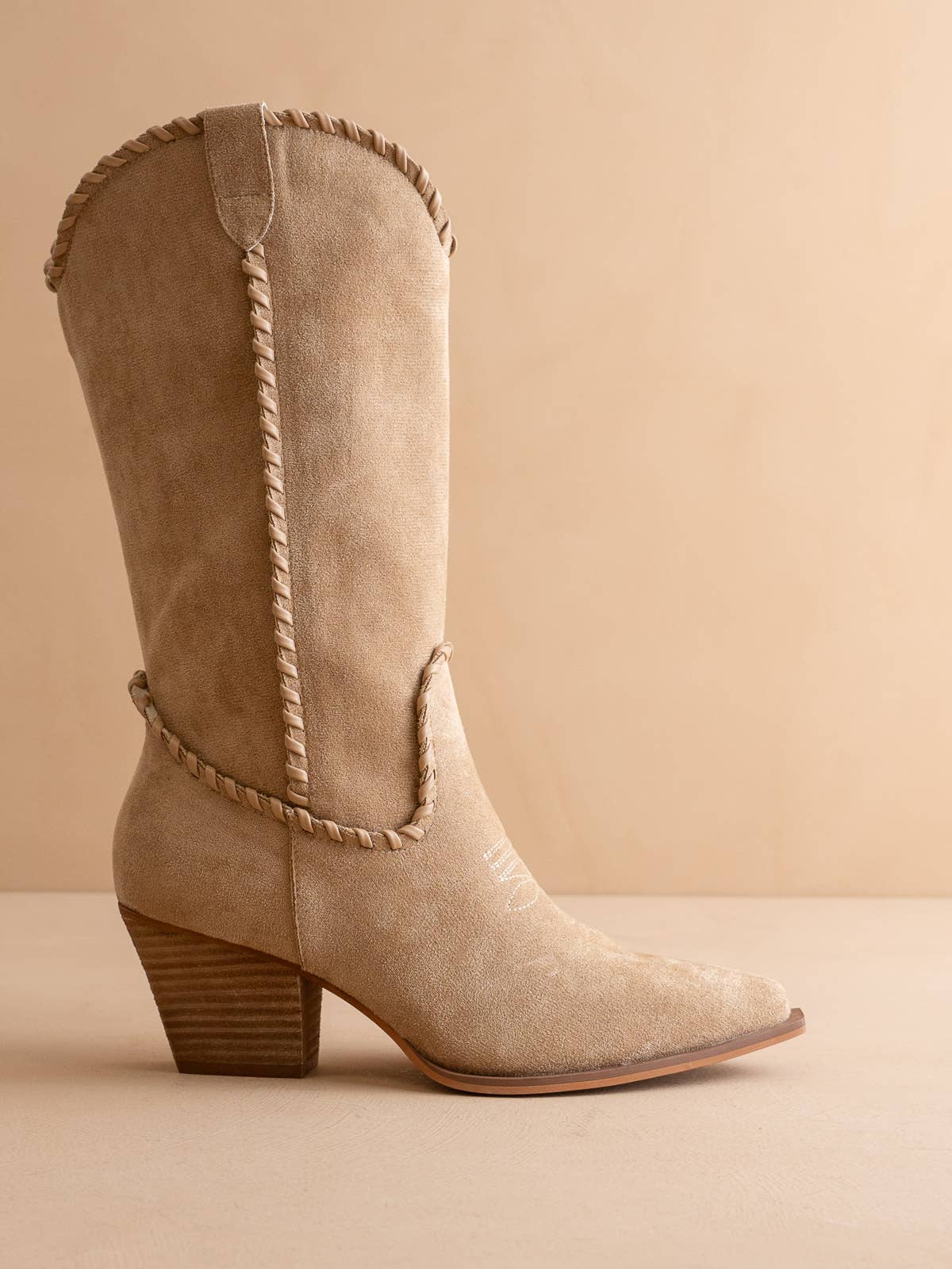 Almond Whipstitch Western Cowboy Boot