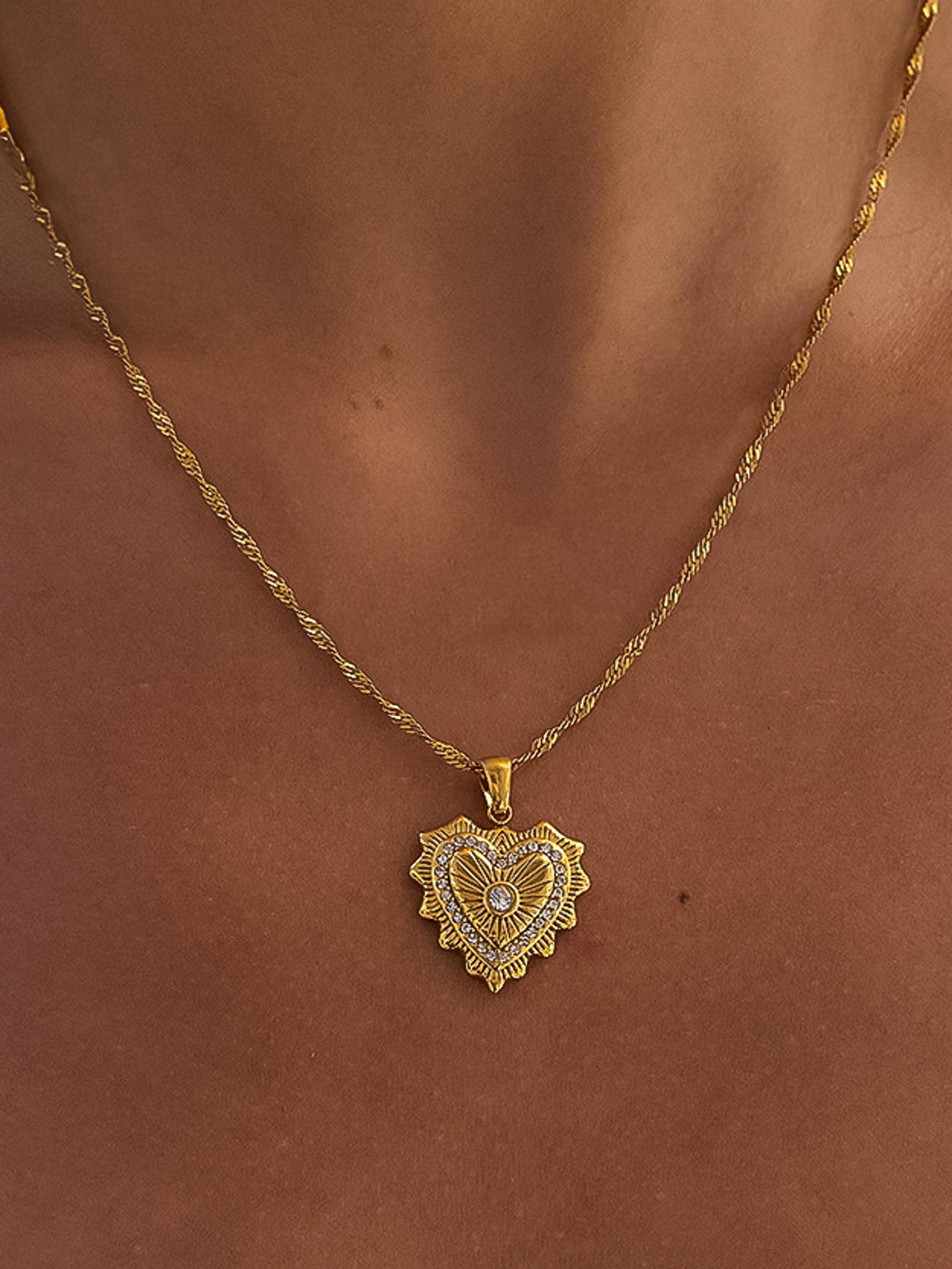 18K Gold Non-Tarnish Heart Pendant Necklace