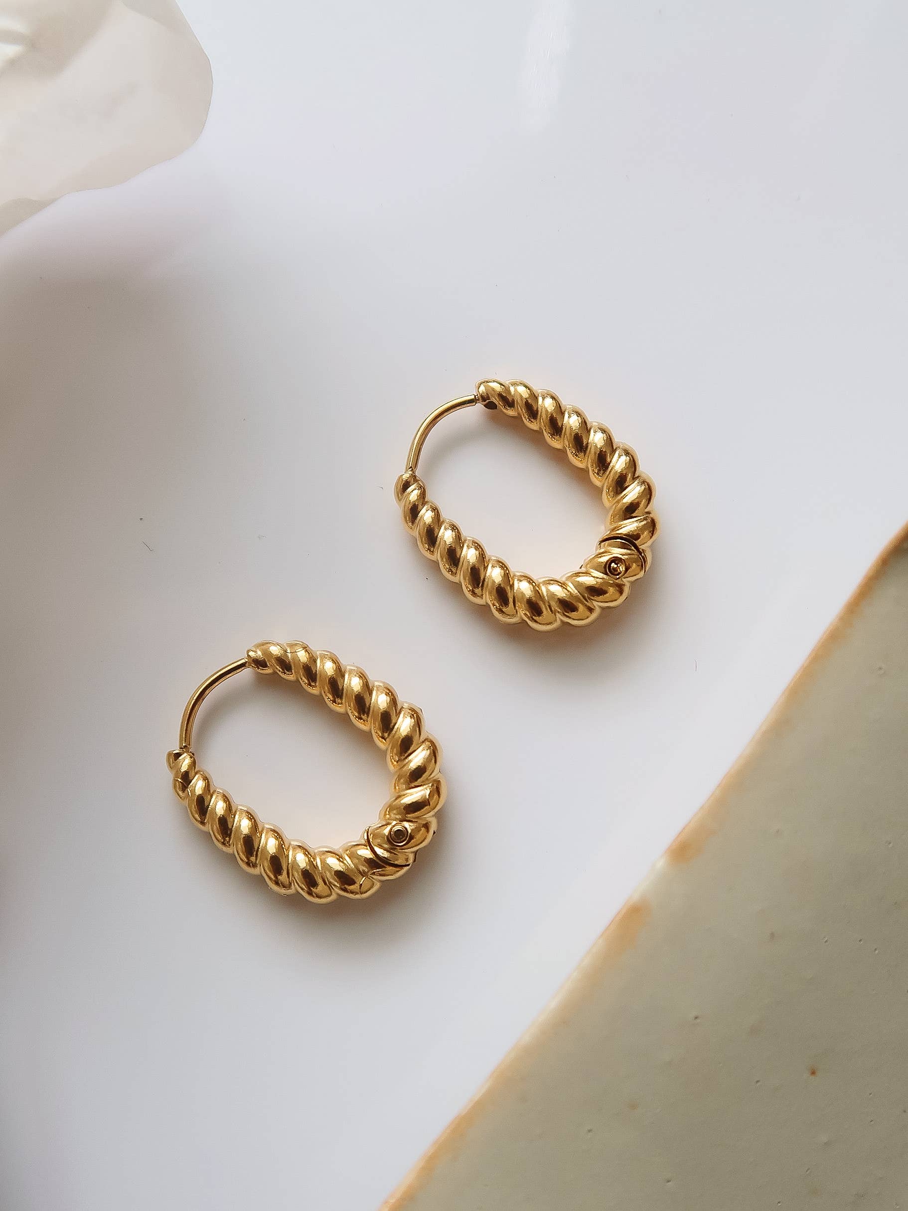 Oval Twisted Hoop Earrings Non-Tarnish