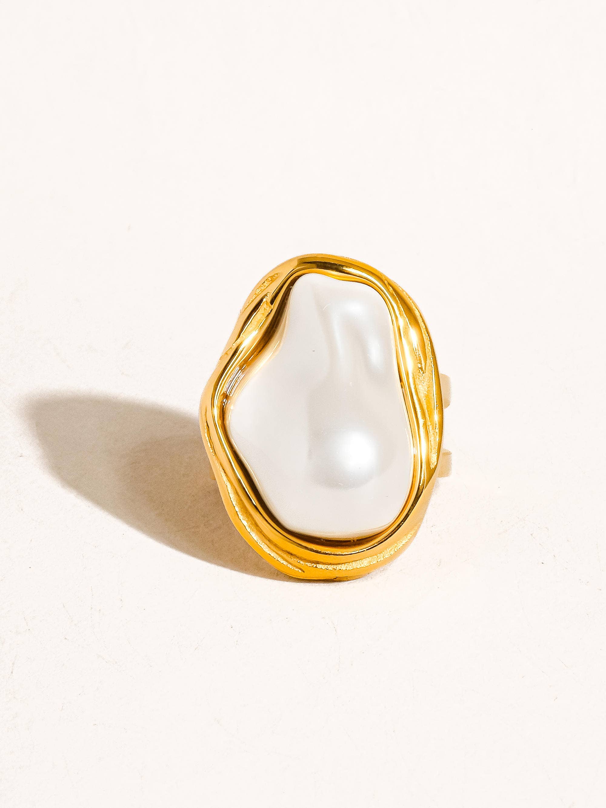 18K Gold Non-Tarnish Classic Pearl Round Ring:
