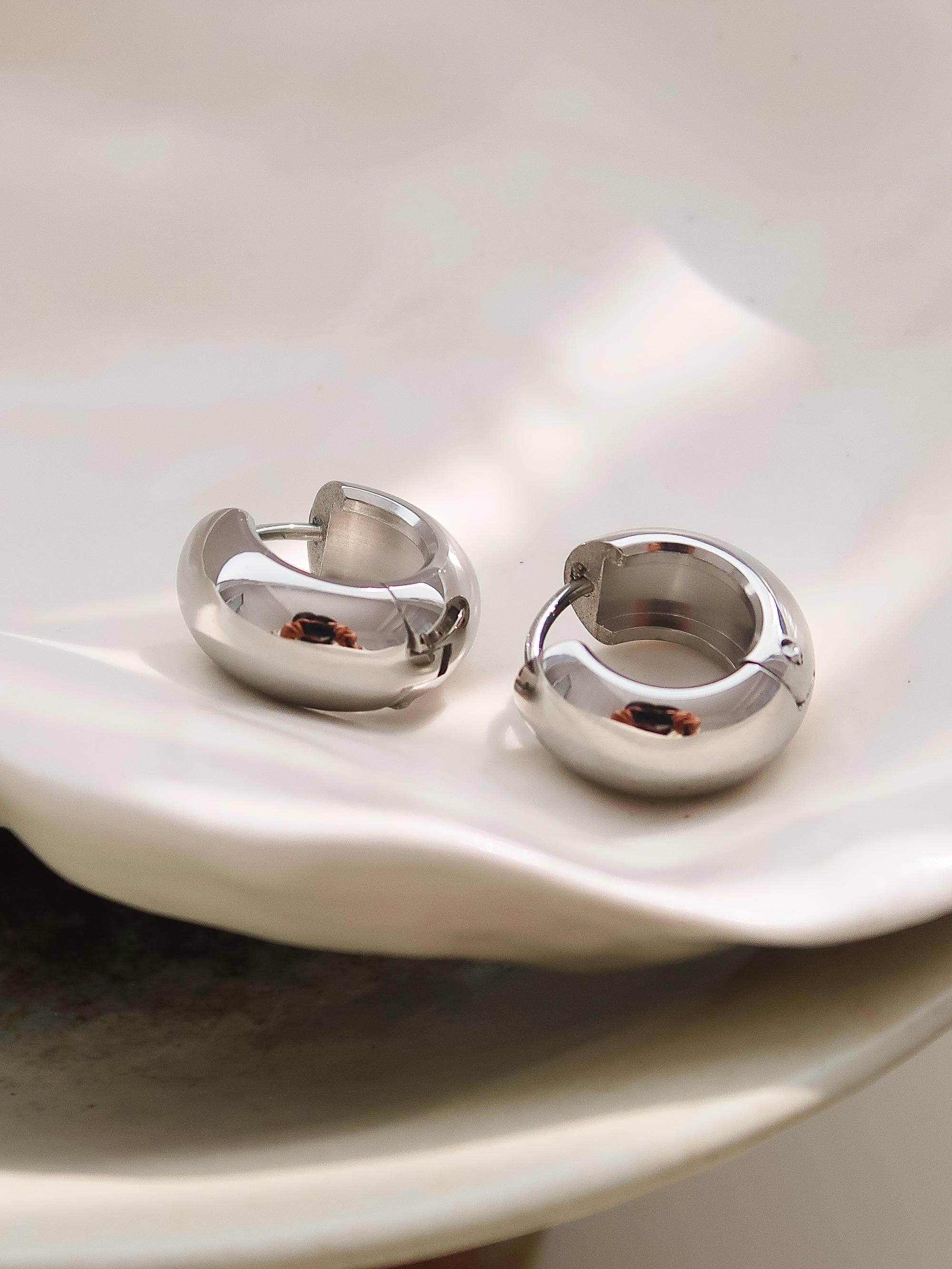 Silver 18K Non-Tarnish Small Classic Hoop Earring