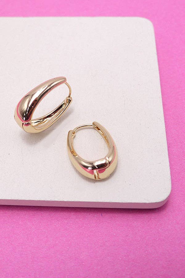 OVAL CHUNKY HUGGIE HOOP EARRINGS