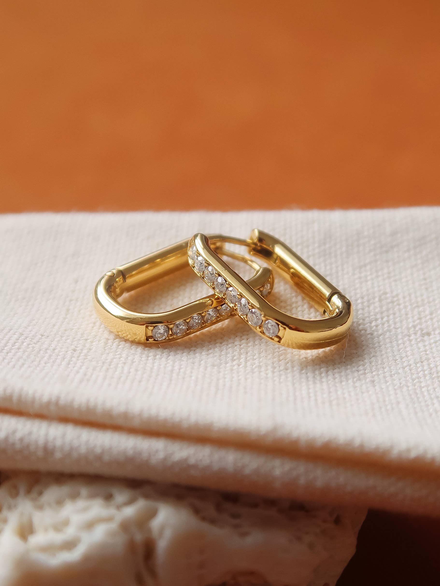 Oval Huggie Earrings Non-Tarnish