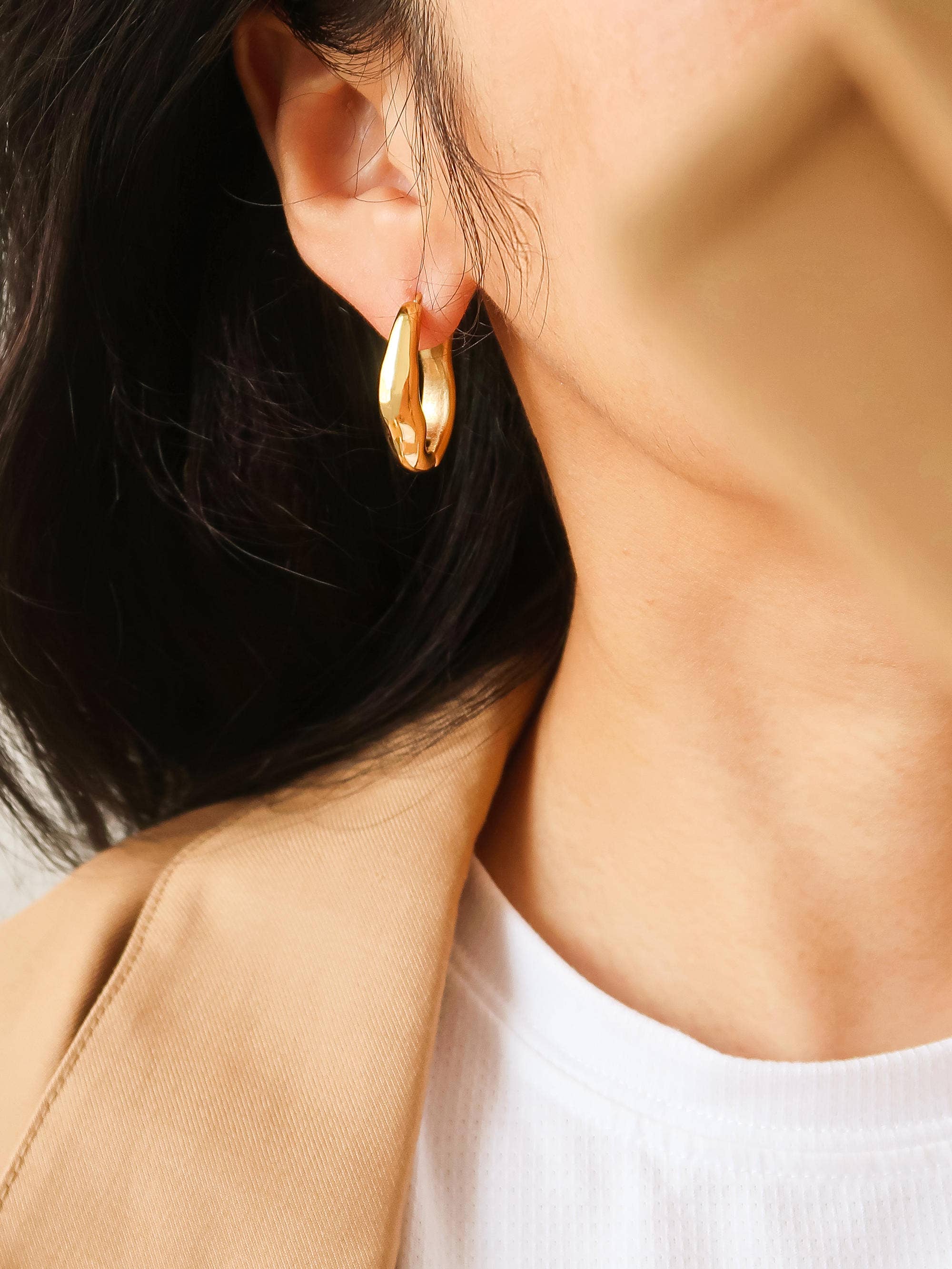 18K Yellow Gold Non-Tarnish Oval Hoop Earring