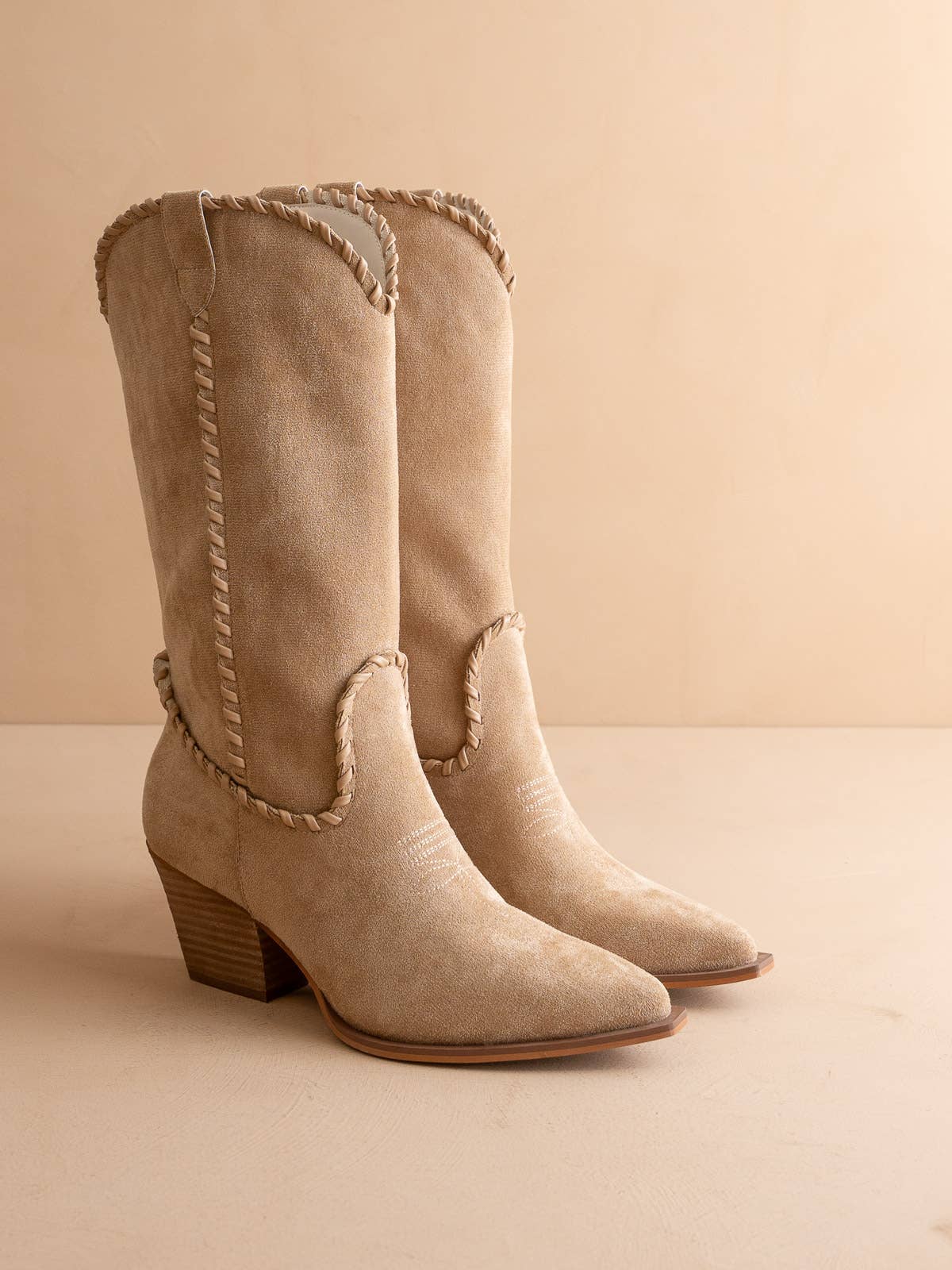 Almond Whipstitch Western Cowboy Boot
