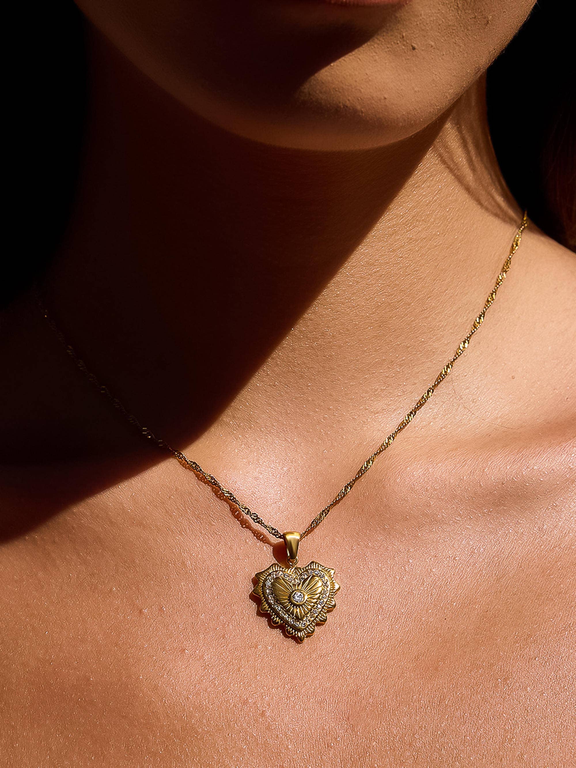 18K Gold Non-Tarnish Heart Pendant Necklace