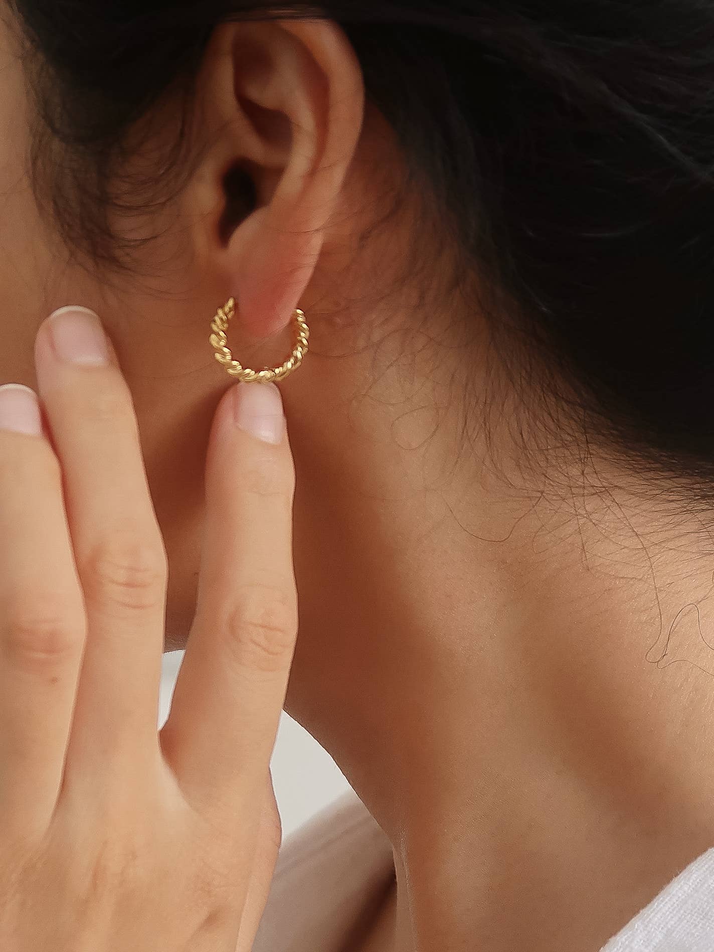 Round Twisted Hoop Earrings Non-Tarnish