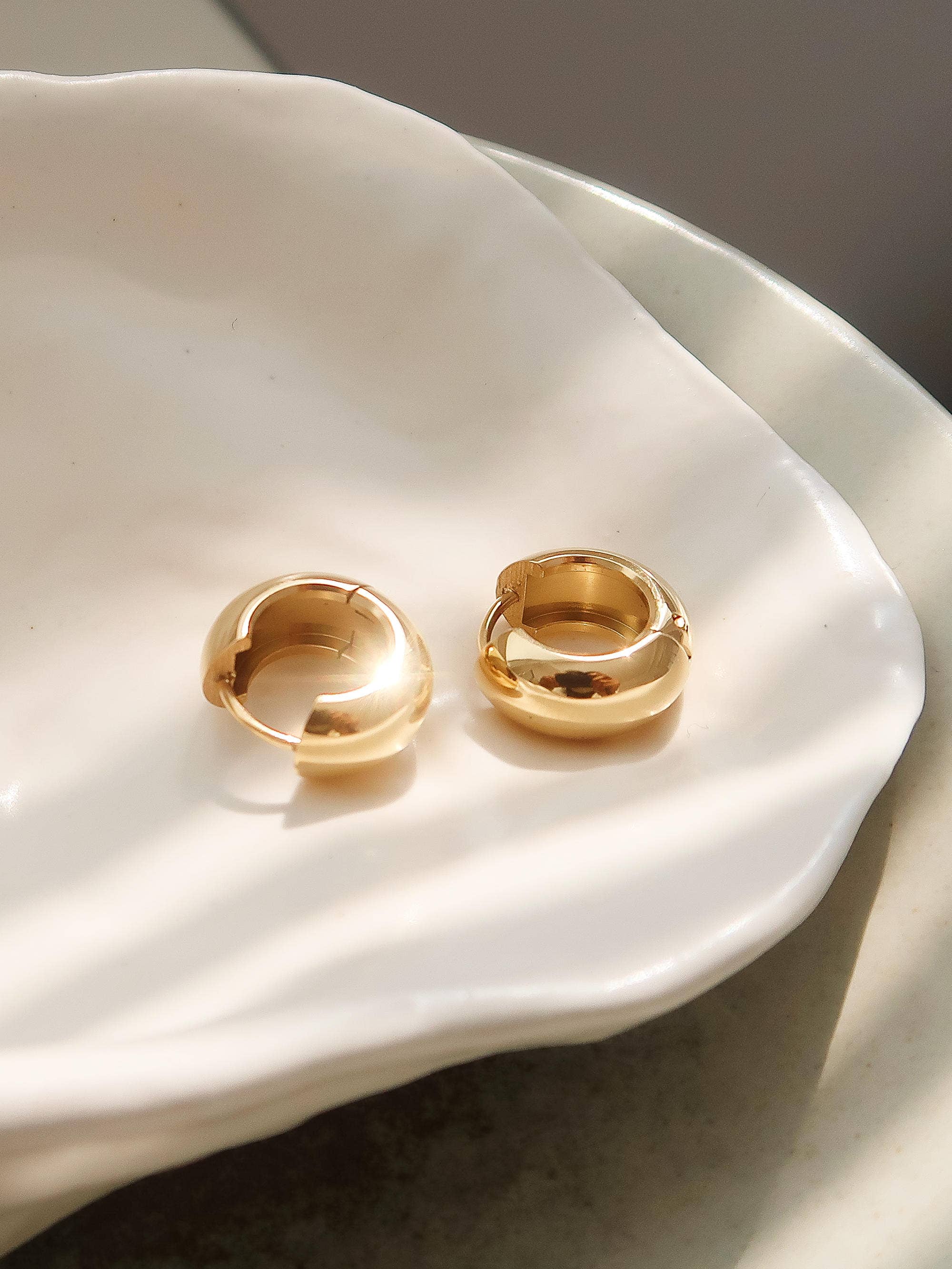 Gold 18K Non-Tarnish Small Classic Hoop Earring