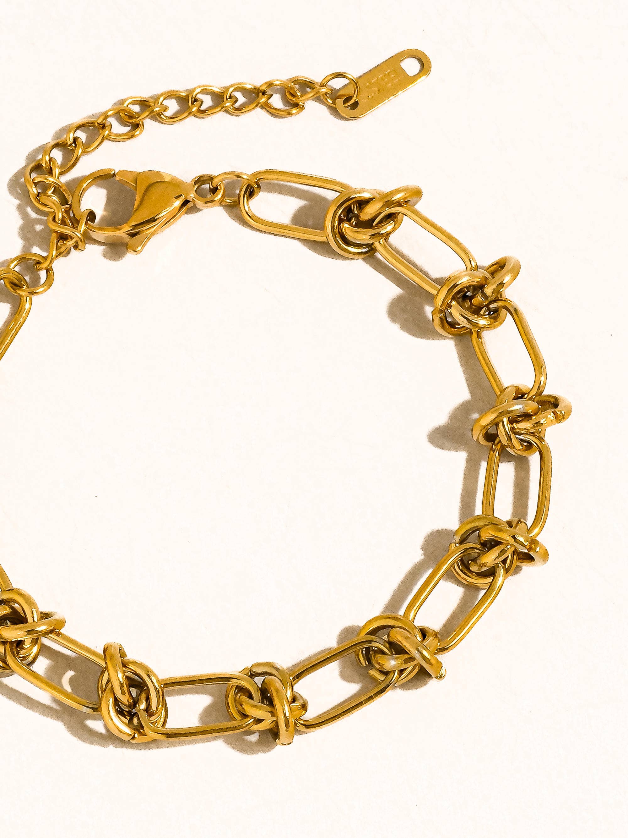 18K Gold Non-Tarnish Knot Chain Bracelet