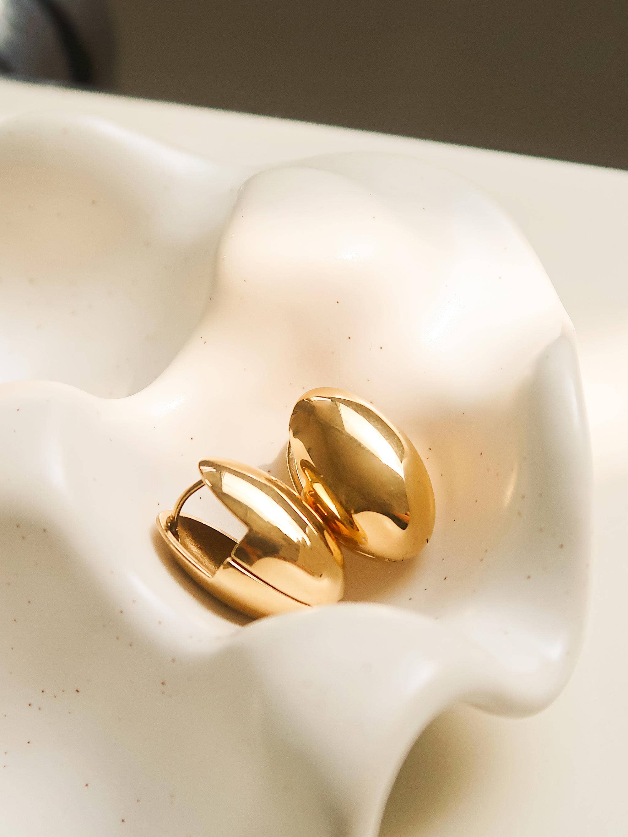 18K Gold Non-Tarnish Classic Oval Droplet Earring