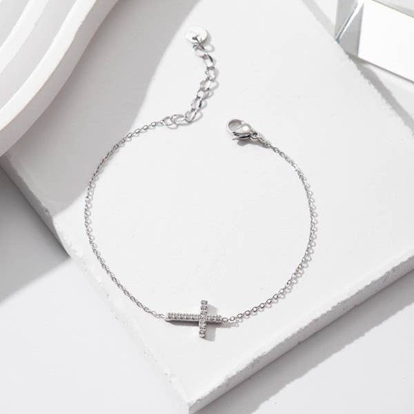 18K GOLD CROSS BRACELET